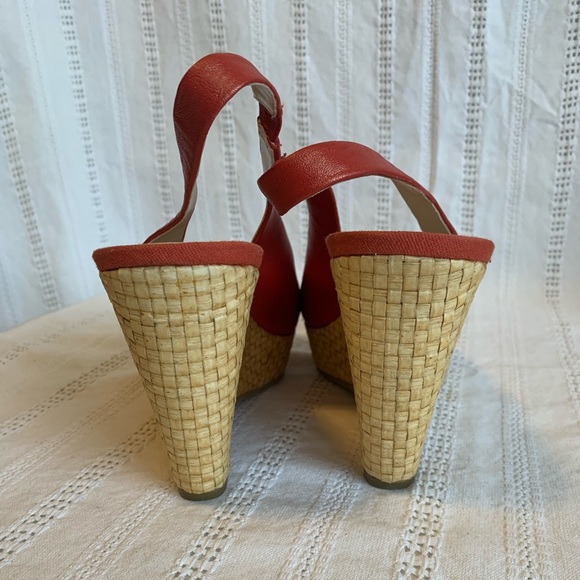 Anne Klein AK Fortuna Leather Wedge Sandals. Size 8. Excellent Used Condition. - Picture 5 of 9